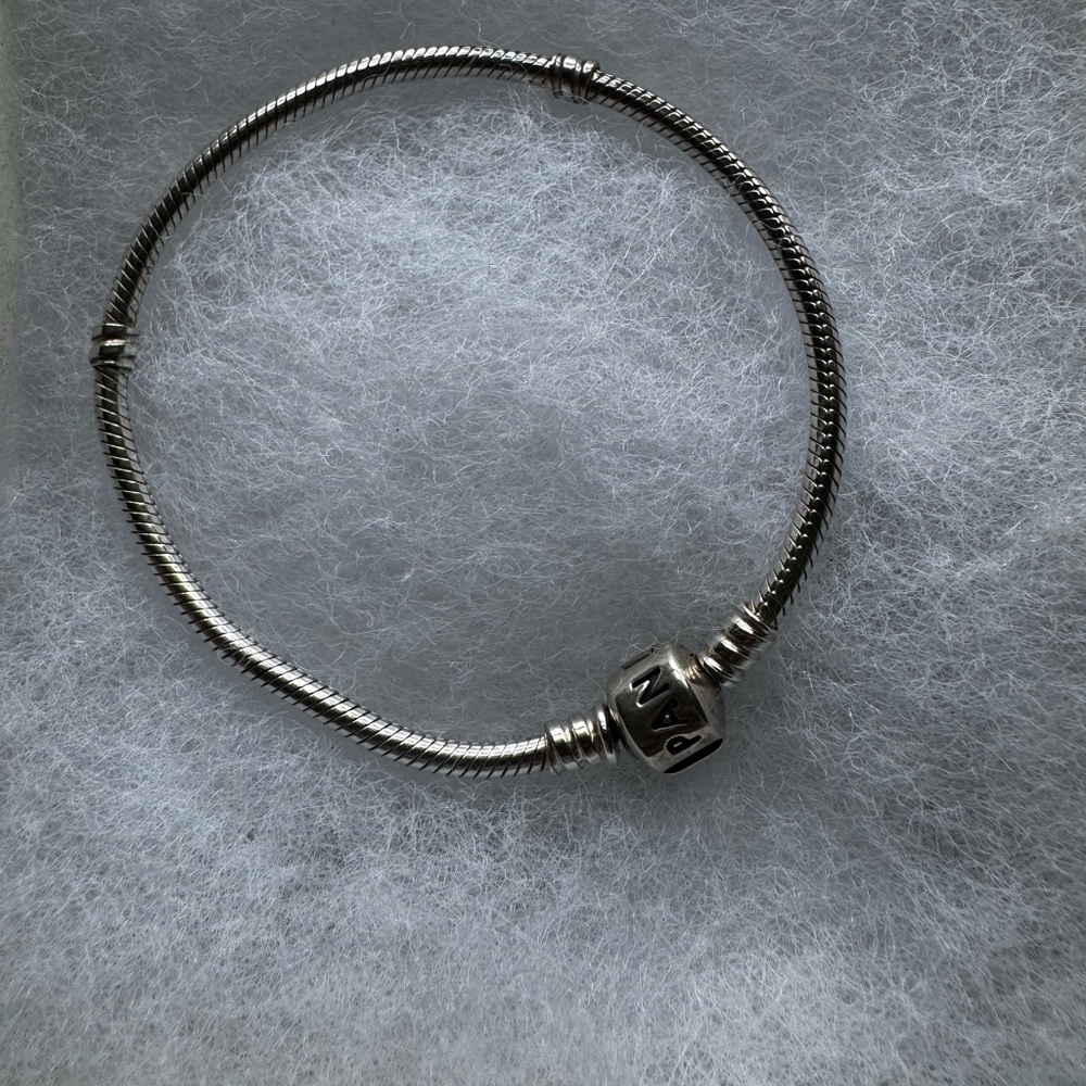 Pandora Charm Bracelet Size 7”